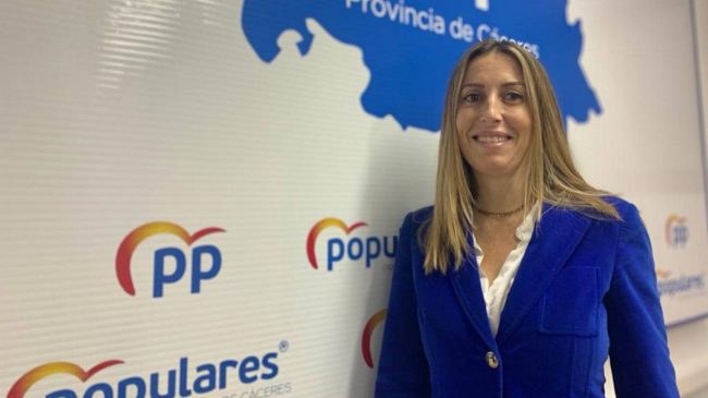 Casado arriesga con la elección de una nueva Ayuso para el PP de Extremadura