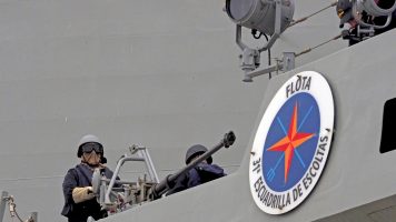 Podemos y otros cinco partidos rechazan el envío de tropas españolas al Mar Negro