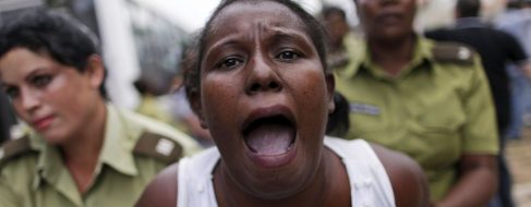Denuncian la detención de varias integrantes de las Damas de Blanco en Cuba