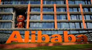 Alibaba prepara la apertura de un gran centro logístico en España para competir con Amazon