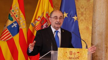 Lambán pide la dimisión de Garzón como ministro por sus críticas a la industria cárnica