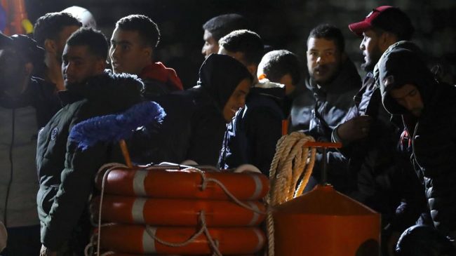 Salvamento rescata a 295 inmigrantes en seis pateras este sábado en Canarias