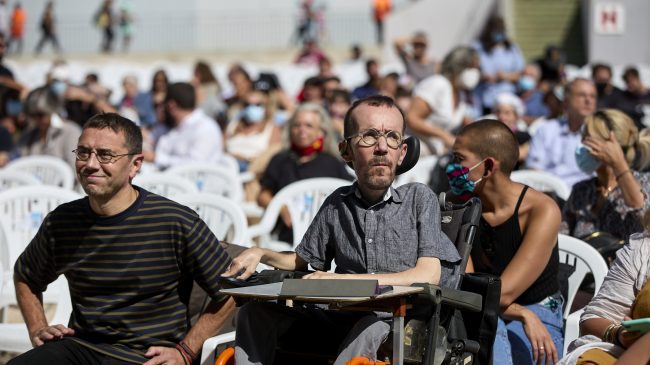 El juez detecta «discordancias» entre el contrato y los trabajos de Neurona a Podemos
