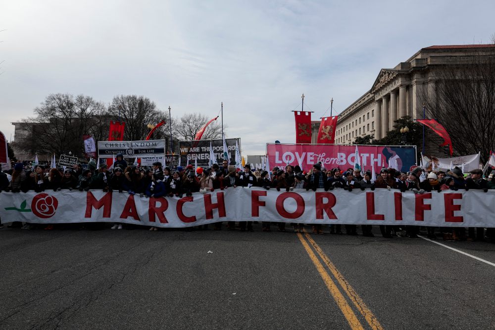 Una marcha antiabortista celebra el probable fin del derecho a abortar en medio EEUU