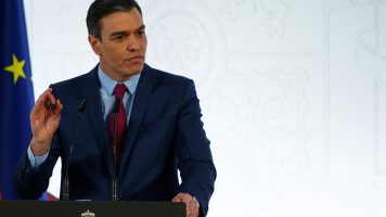 Pedro Sánchez: de baloncestista a emperador autocomplaciente