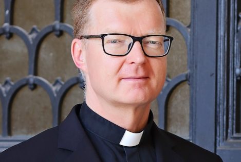 El jesuita Hans Zollner: «Los responsables de encubrir abusos deben disculparse»