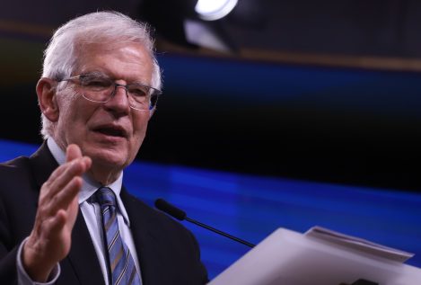 Borrell asegura que «ha empezado el bombardeo» en el este de Ucrania