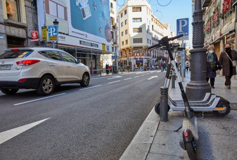 El Ayuntamiento de Madrid pincha la burbuja de los patinetes con unas 350 multas al día