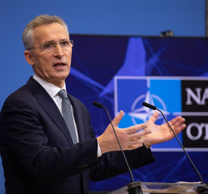 La OTAN enviará nuevos grupos de combate al este de Europa en plena tensión con Rusia