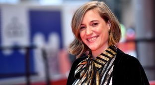 La directora Carla Simón conquista la Berlinale: Oso de Oro por 'Alcarràs'
