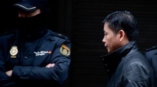 El juez del 'caso Emperador' rectifica y accede a traducir al chino la acusación de Gao Pin