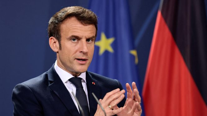 El displicente Macron contra la delirante Le Pen