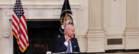 Biden y Zelenski acuerdan insistir en la vía diplomática con Rusia