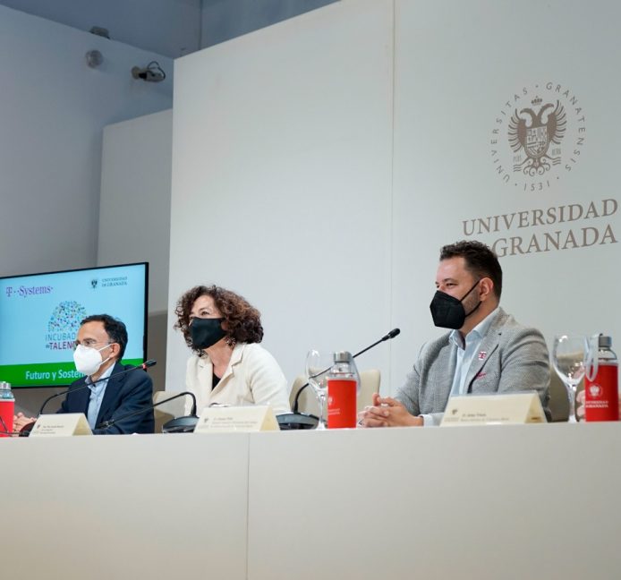 T-Systems se alía con la Universidad de Granada y crea una cátedra de sostenibilidad
