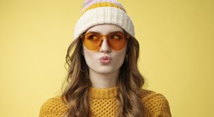 ¿Sufren tus labios con el frío? Trucos y productos para protegerlos del invierno