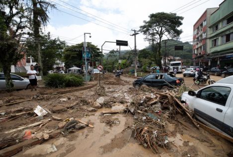 Brasil sigue buscando a los desaparecidos cuando las víctimas mortales de las lluvias son ya 136