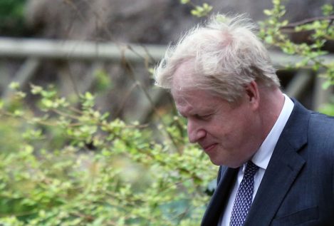Dimiten cuatro altos cargos de Boris Johnson por la polémica de las fiestas en Downing Street