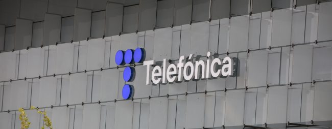 Telefónica y el brazo inversor de Amancio Ortega compran a KKR el 40% de Telxius por 216 millones
