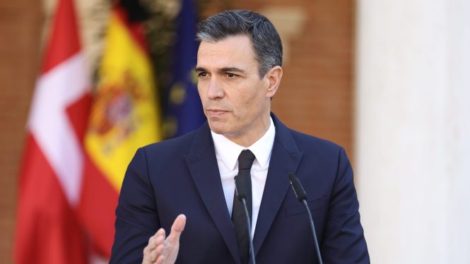 Sánchez descarta adelantar las elecciones y apuesta por Casado: «Es nuestro candidato»