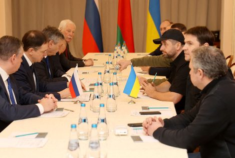 Ucrania anuncia «ciertos avances» tras su reunión con Rusia y seguirán negociando