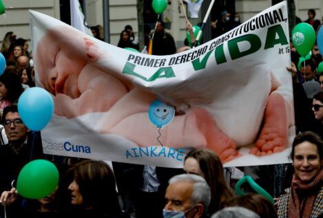 Unas 9.000 personas se manifiestan contra el aborto y la eutanasia en Madrid