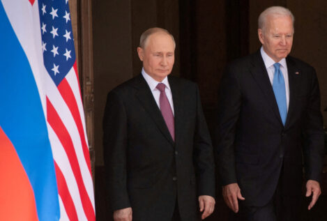 EEUU ignora las advertencias de Rusia y seguirá suministrando armas a Ucrania
