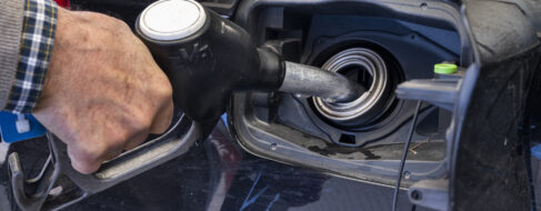 Las gasolineras podrán pedir un adelanto a Hacienda para los descuentos en el carburante