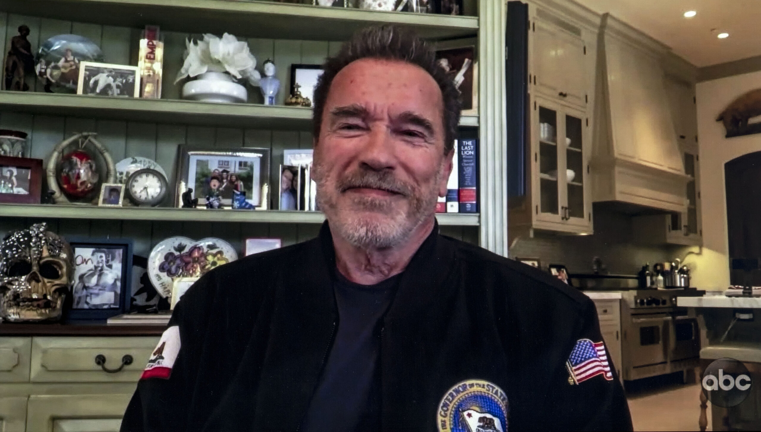 El mensaje de Arnold Schwarzenegger a sus amigos rusos (subtitulado): «Vuestro Gobierno os ha mentido»