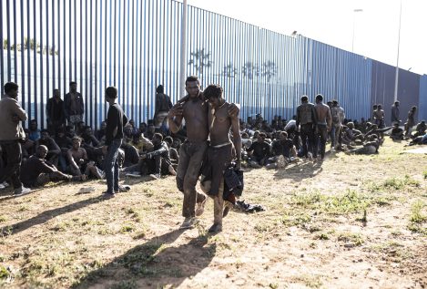 Más de 2.500 migrantes intentan entrar en Melilla