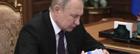 Putin pronuncia su discurso más duro: defiende la «autolimpieza» social y ataca a los «traidores»