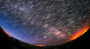 La astronomía y las constelaciones de satélites buscan un acuerdo para proteger los cielos