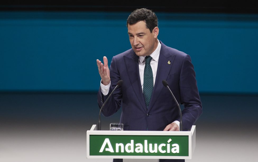 Juanma Moreno aboga por la «soberanía energética» andaluza