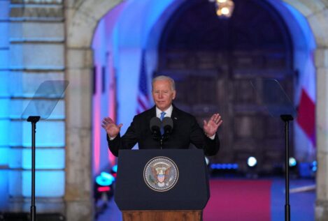 Biden advierte de que la guerra será larga y dice que Putin «no puede permanecer en el poder»