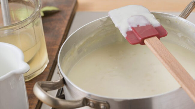 Cómo hacer salsa bechamel más ligera y digestiva en cuatro pasos