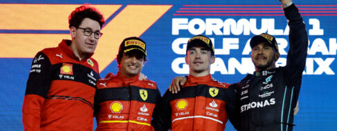 Leclerc y Sainz firman un doblete para Ferrari en la debacle de Red Bull en Baréin