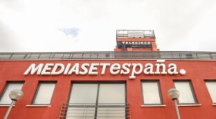 La opa de Berlusconi permitirá a Mediaset funcionar en España como Netflix