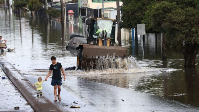 Al menos 13 personas mueren en Australia a causa de las inundaciones
