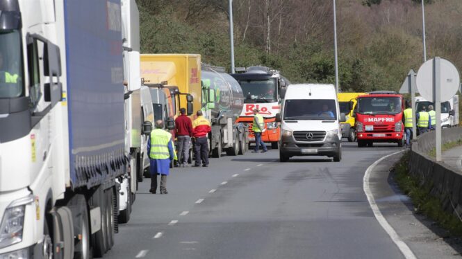 La primera semana del paro de transportistas deja 44 detenidos y 1.893 convoyes de camiones escoltados