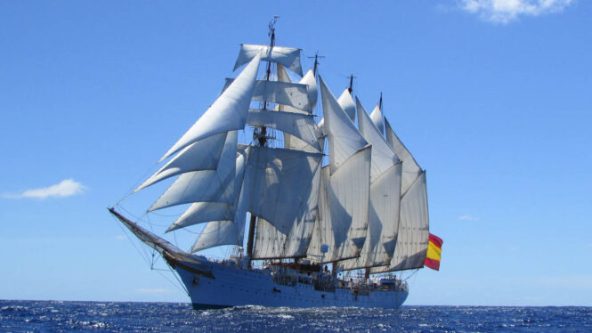 El buque 'Juan Sebastián de Elcano' agota las entradas para visitarlo en Barcelona 18 años después