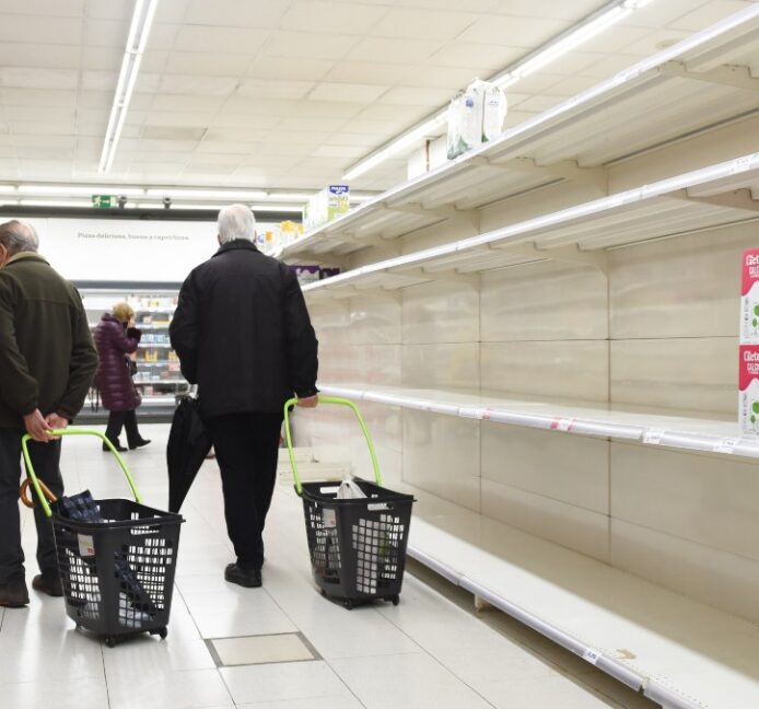 Leche, aceite, pescado... Así han subido los precios de los alimentos en los supermercados
