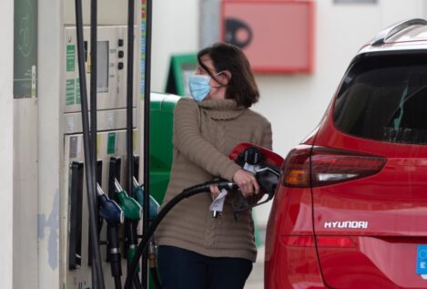 Las patronales de las gasolineras y el transporte piden una rebaja de impuestos en el carburante