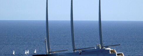 Italia confisca el velero más grande del mundo a un oligarca ruso