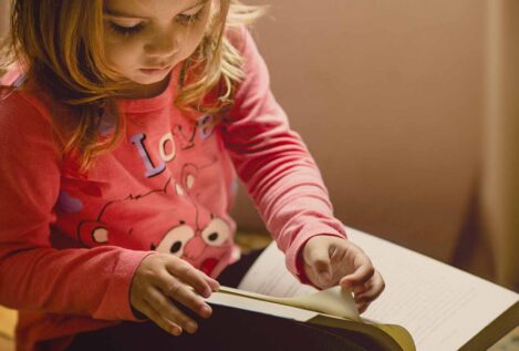Seis consejos para que los padres inculquen el hábito de la lectura en los niños