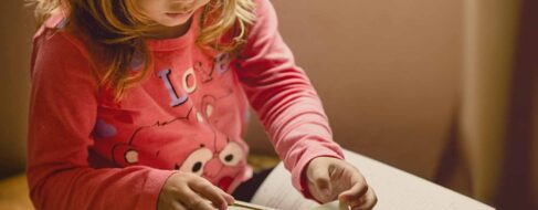 Seis consejos para que los padres inculquen el hábito de la lectura en los niños