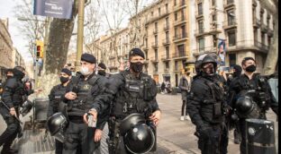La Guardia Civil y la Policía de Cataluña exigen la ejecución del 25% para todos los centros educativos