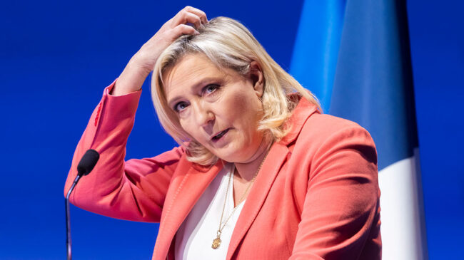 La Fiscalía francesa investiga a Le Pen por malversación de fondos