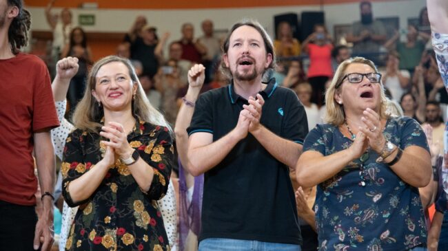 Una diputada canaria de Podemos abandona el grupo parlamentario e ingresa en el mixto