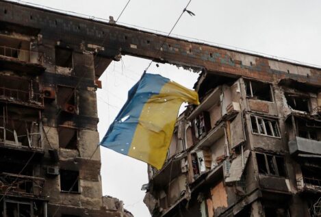El primer ministro ucraniano afirma tras el ultimátum ruso que las fuerzas en Mariúpol no se rendirán