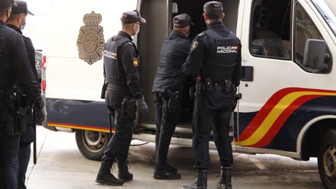 La Policía detiene a tres personas en Palma por prostituir a una menor tutelada