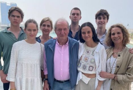 El entorno de Juan Carlos I envía una nueva foto de la visita a Abu Dabi tras las críticas recibidas en redes sociales